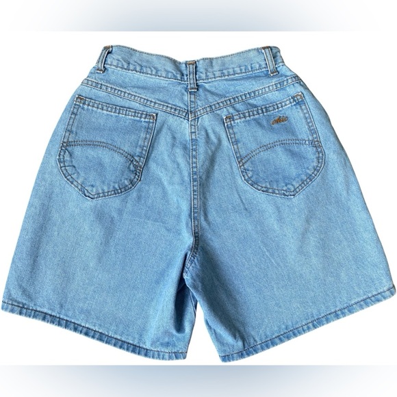 Vintage Chic Women’s Light Blue Denim Short Size 7 - Picture 2 of 9